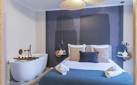 The Blue Suite On Champs Elysees Avenue