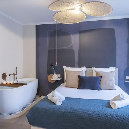 The Blue Suite On Champs Elysees Avenue Paris Exterior photo