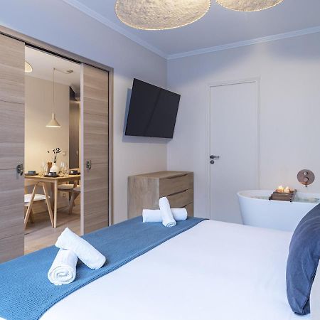 The Blue Suite On Champs Elysees Avenue Paris Exterior photo