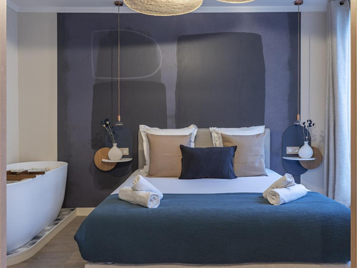 The Blue Suite On Champs Elysees Avenue Paris Exterior photo