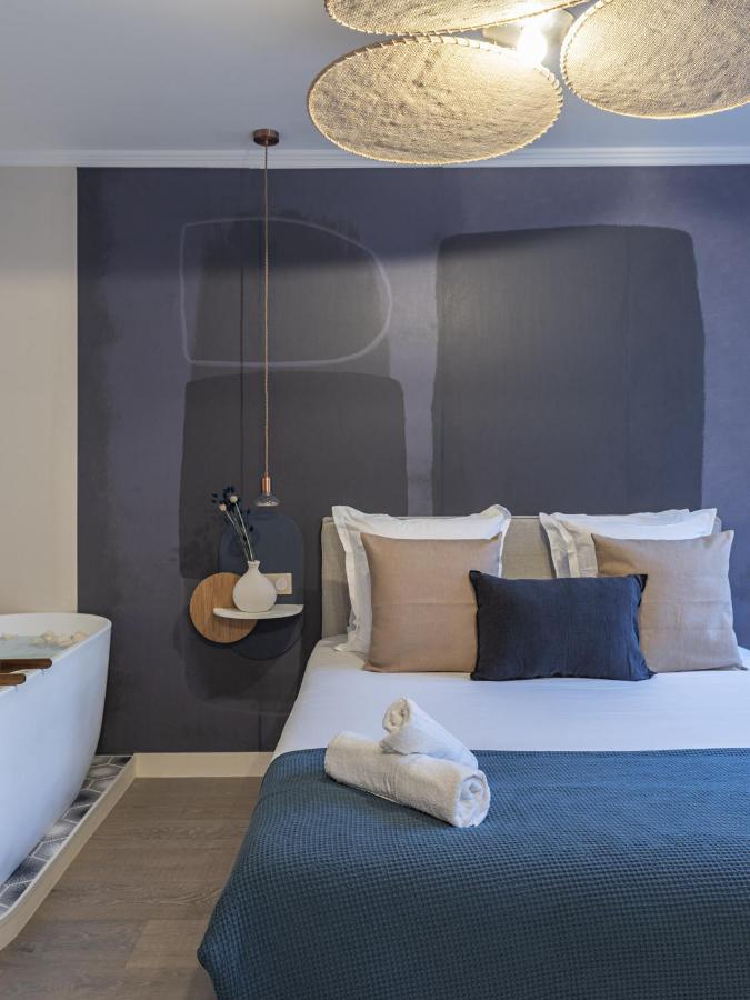 The Blue Suite On Champs Elysees Avenue Paris Exterior photo